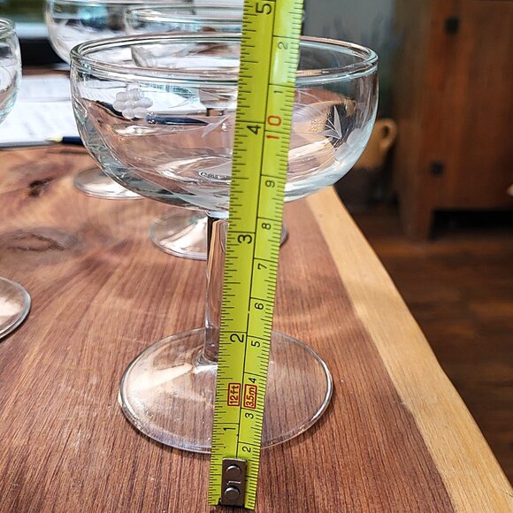 Set of 8 Vintage Etched Floral Champagne Coupe Glasses – Elegant Stemware 4.25" - Picture 12 of 12